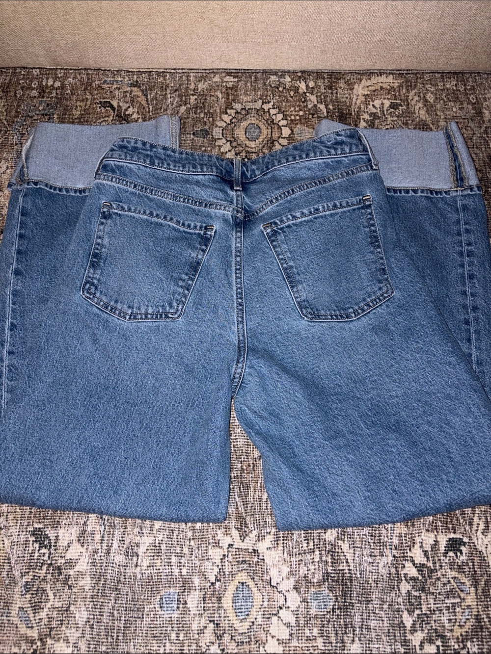 Old Navy Women's Medium Blue High-Rise Straight Jeans - Picture 3 of 3
